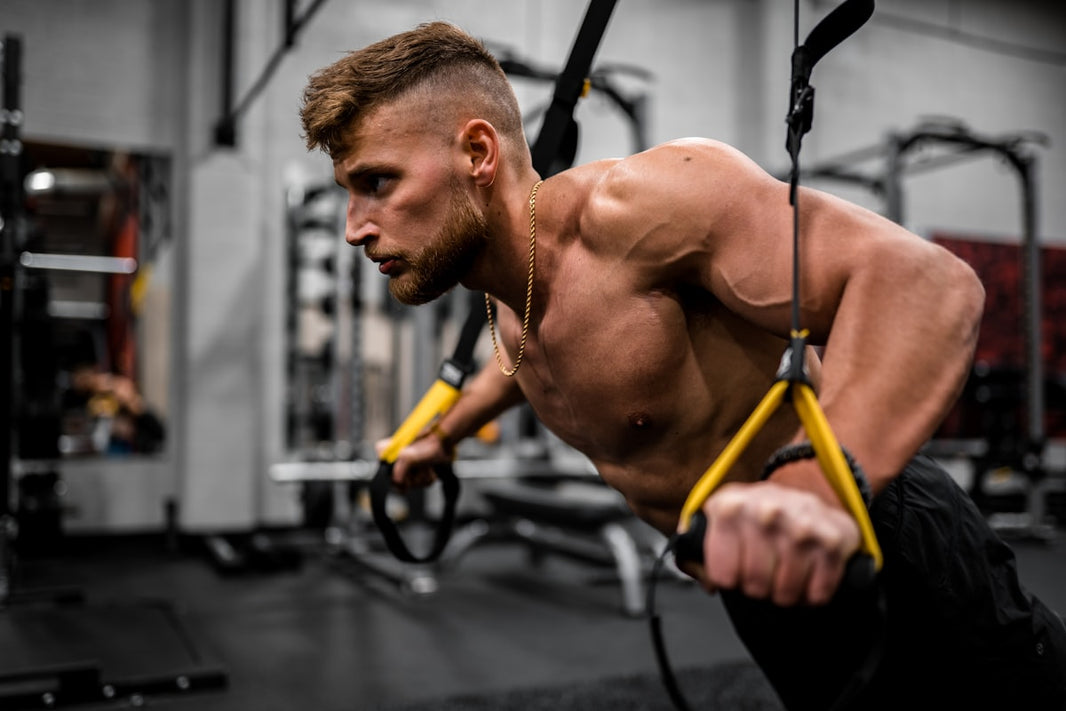 Travel nurse hotel gym shoulder workout — functional strength training for 13-week assignments